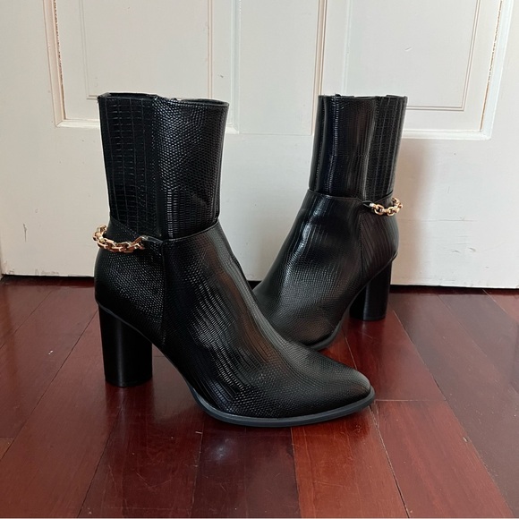 NWOB ASOS Heeled Chelsea Boots Black Faux Leather Chain Detail 8 Mid Calf - Picture 5 of 15